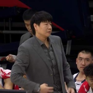 完美体育赛事官方-疯狂打铁+情绪失控！山东男篮客场85-93不敌广州，这球输得真闹心